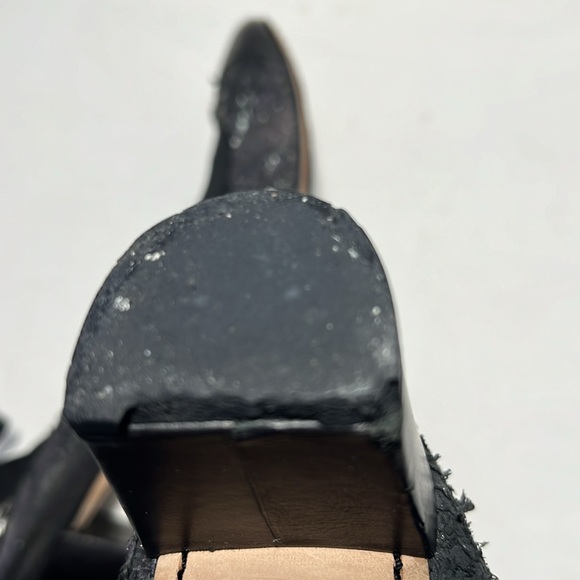 Chanel shoes - Picture 5 of 7